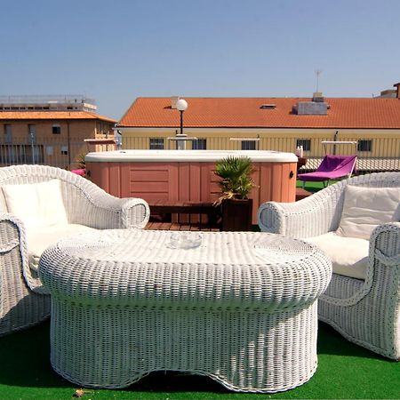 Residence Divina Rimini Ngoại thất bức ảnh