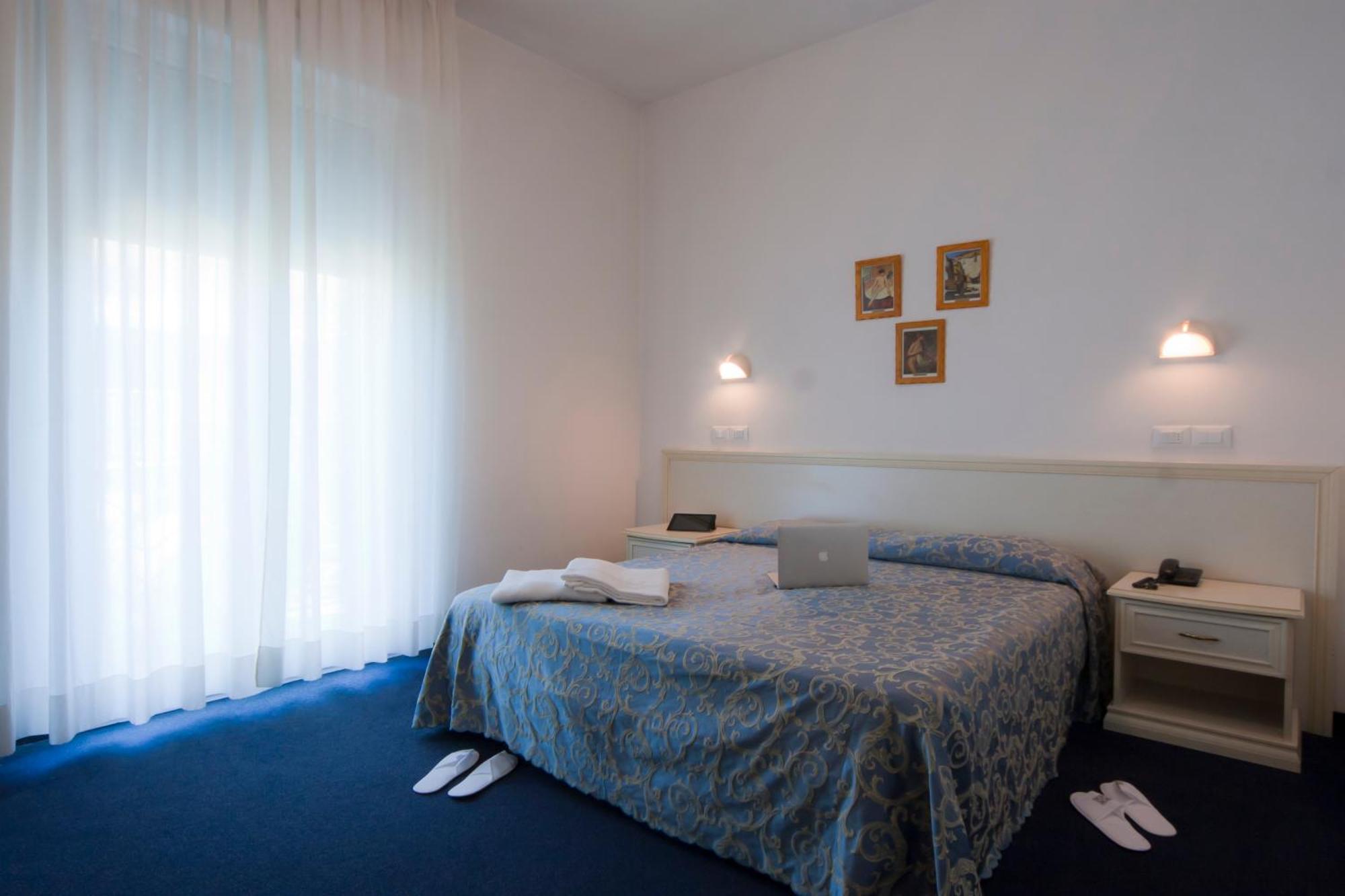 Residence Divina Rimini Ngoại thất bức ảnh