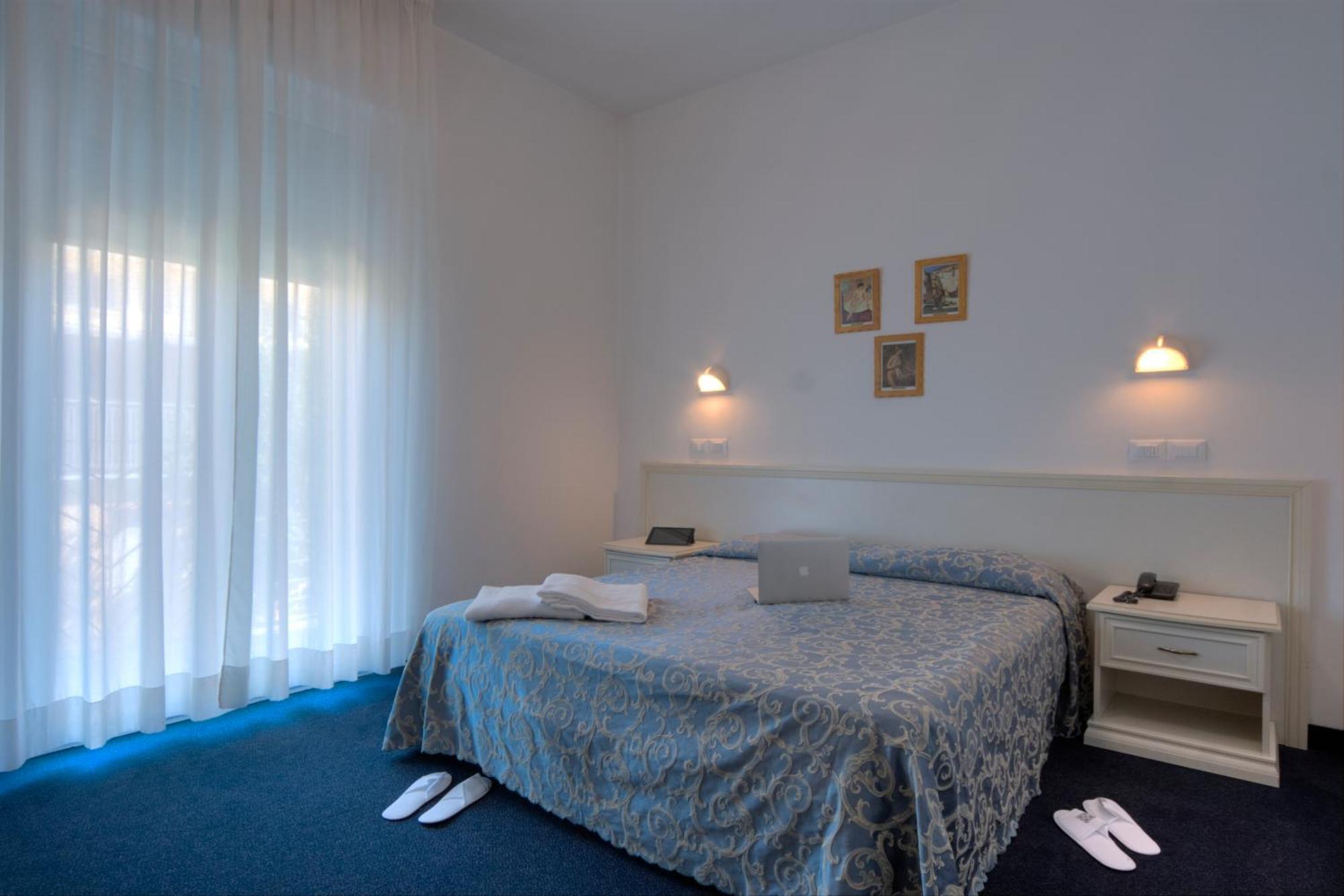 Residence Divina Rimini Ngoại thất bức ảnh