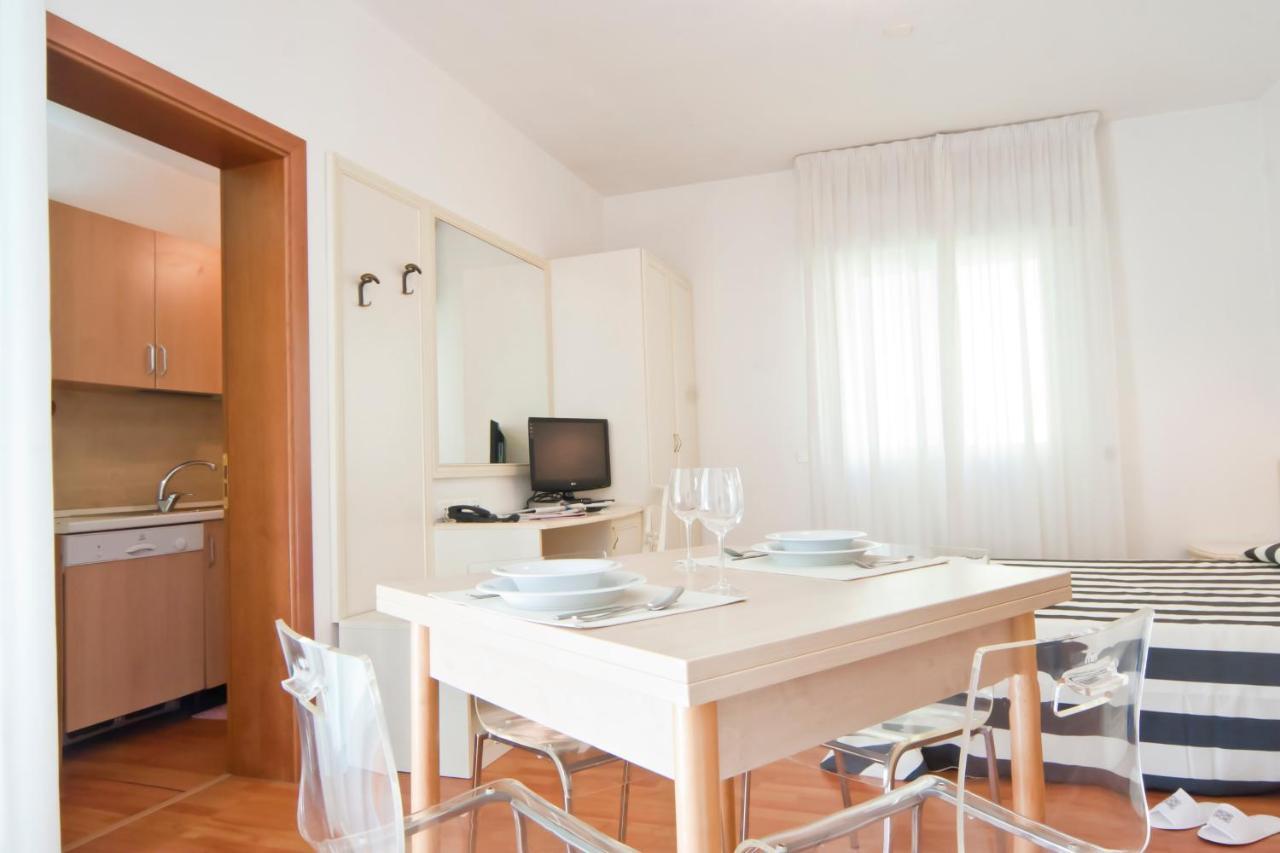 Residence Divina Rimini Phòng bức ảnh